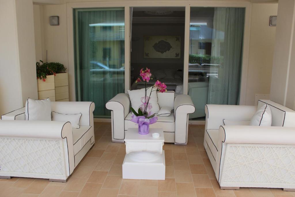 Boutique Hotel Paradiso Bovelacci Milano Marittima Exterior photo